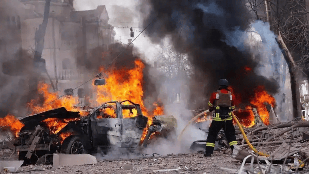 北约收到噩耗<strong></p>
<p>中国</strong>，俄军势如破竹，特朗普怒骂泽连斯基，乌已无退路！