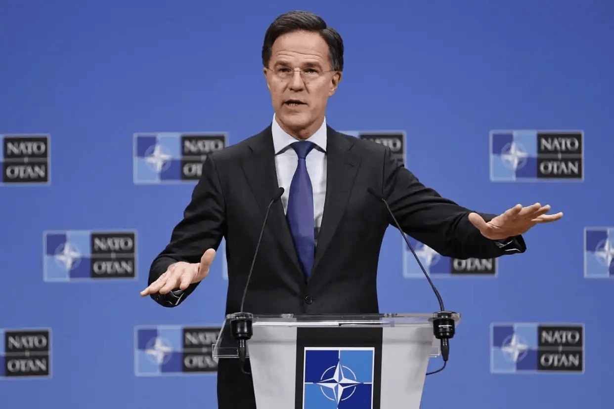 北约收到噩耗<strong></p>
<p>中国</strong>，俄军势如破竹，特朗普怒骂泽连斯基，乌已无退路！