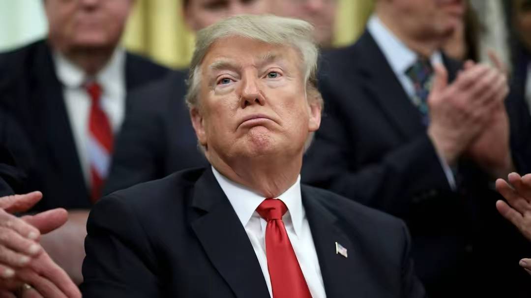 共和党人集体“倒戈”？特朗普遭遇重大噩耗<strong></p>
<p>中国</strong>，30天内恐被弹劾下台 ​