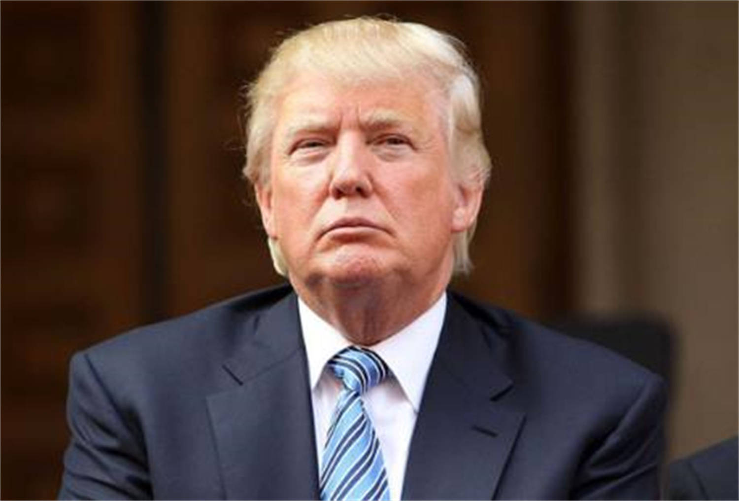 中美全面断供<strong></p>
<p>中国</strong>，200多国转身直飞中国广州，美国人担忧事还是发生