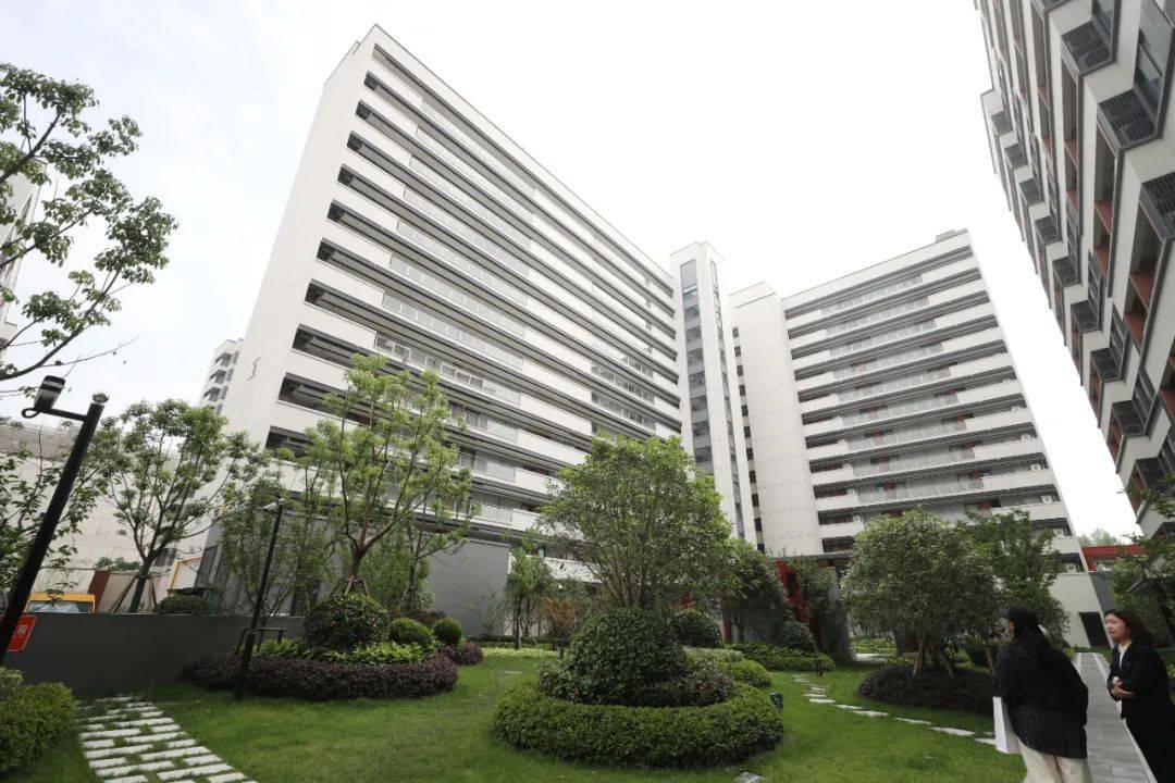 一二线城市房租普降<strong></p>
<p>中国</strong>，房东主动降200留我