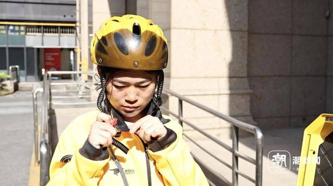 脑瘫女骑手送外卖7年<strong></p>
<p>中国</strong>,换了6辆车,故事感动杭州