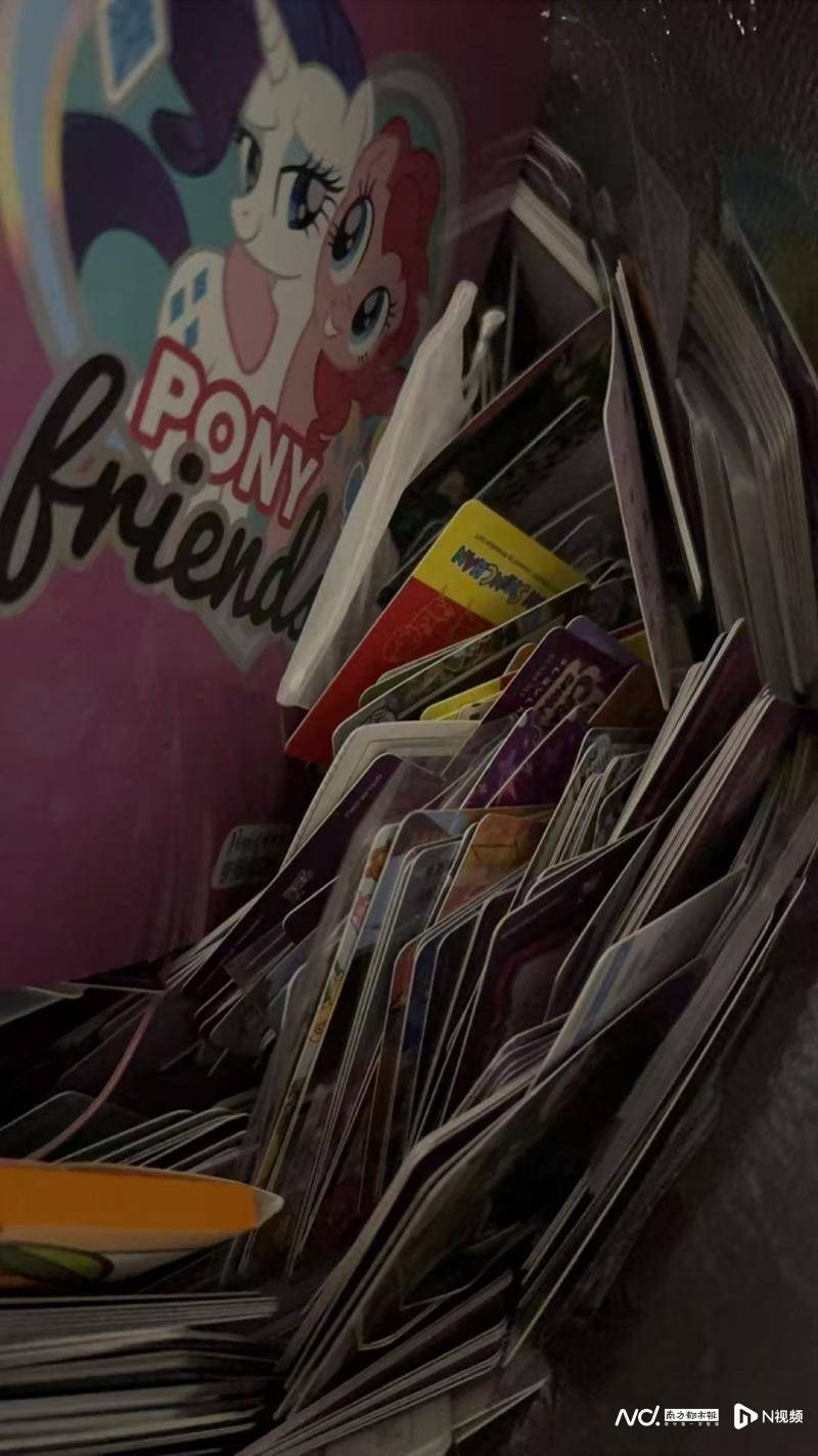 失控的卡牌：初中女生抽卡上瘾成小卖部大户<strong></p>
<p>传销币与虚拟币</strong>，有学生贷款买卡