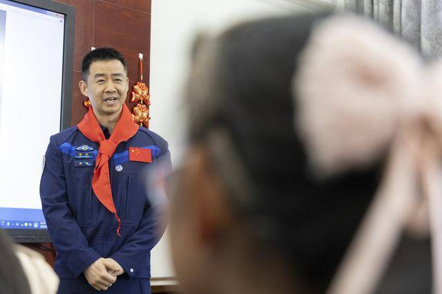 三度出征<strong></p>
<p>比特币等虚拟货币</strong>！洛阳航天英雄陈冬担任指令长