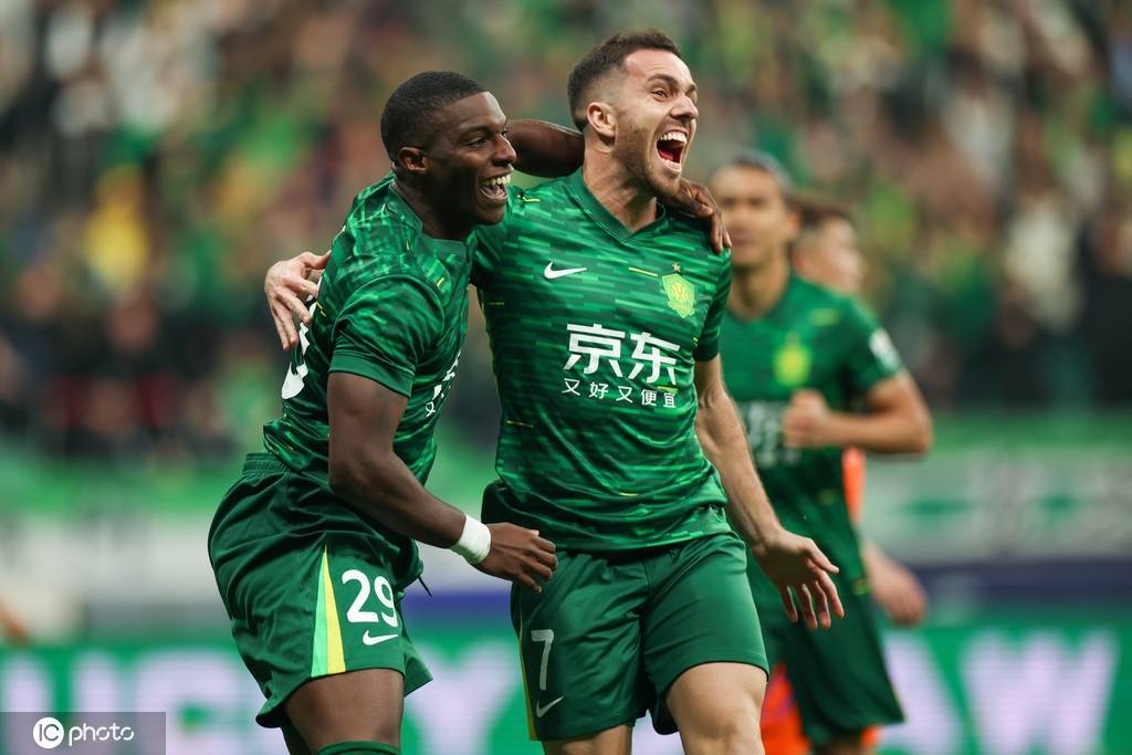 中超最佳阵容:法比奥连场造3球闪耀京鲁大战 成都3将送海港首败