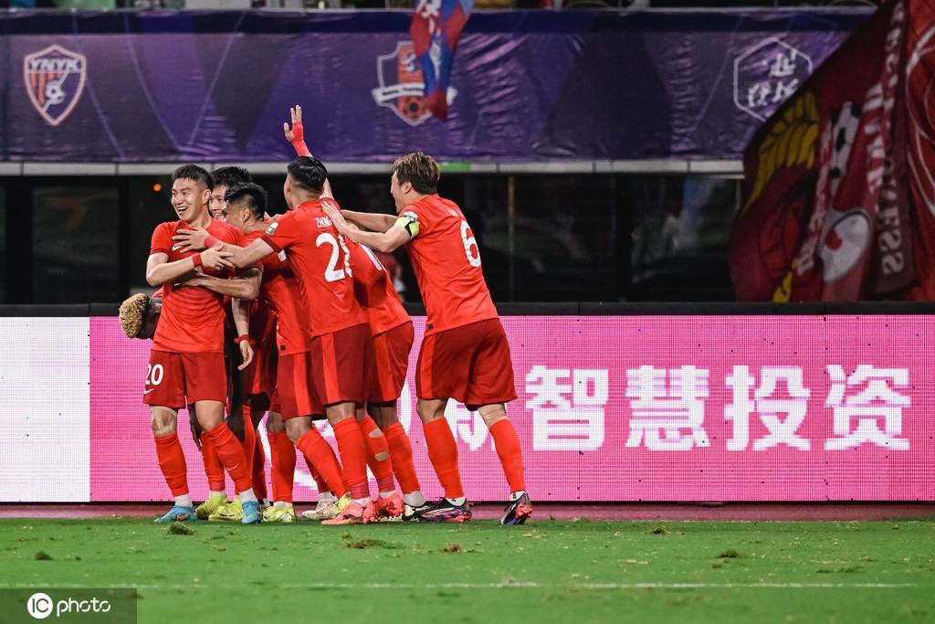 中超最佳阵容:法比奥连场造3球闪耀京鲁大战 成都3将送海港首败