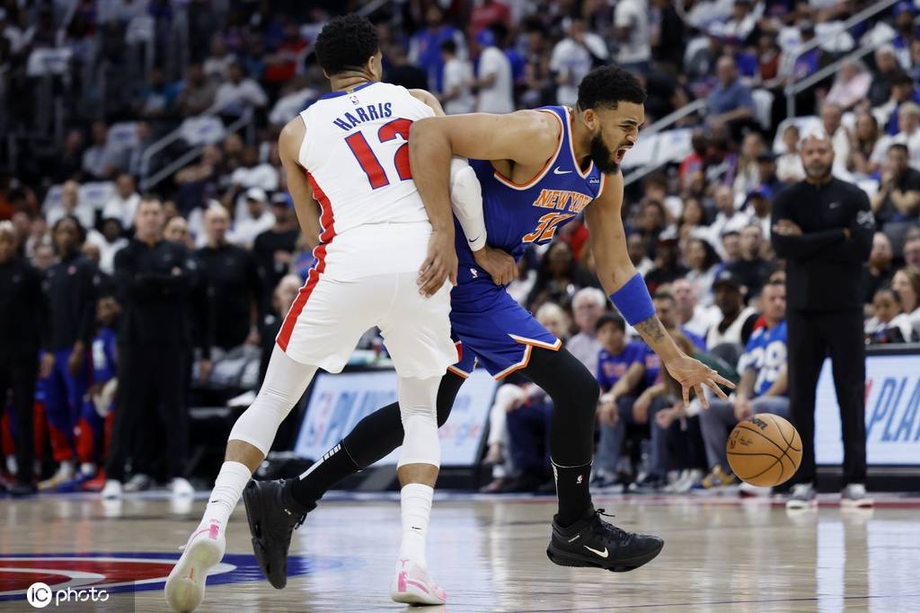 唐斯31+8坎宁安空砍24+11 尼克斯险胜活塞系列赛2-1