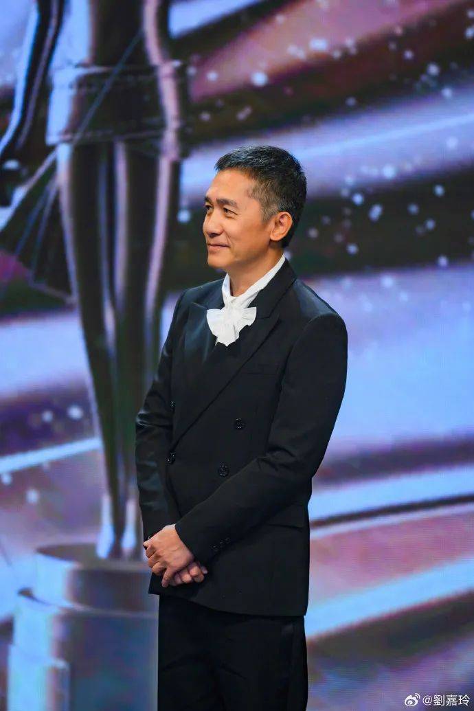 刘嘉玲连发10多张梁朝伟照片：他都不知道自己帅<strong></p>
<p>虚拟币赌币</strong>！头发白了也不肯染