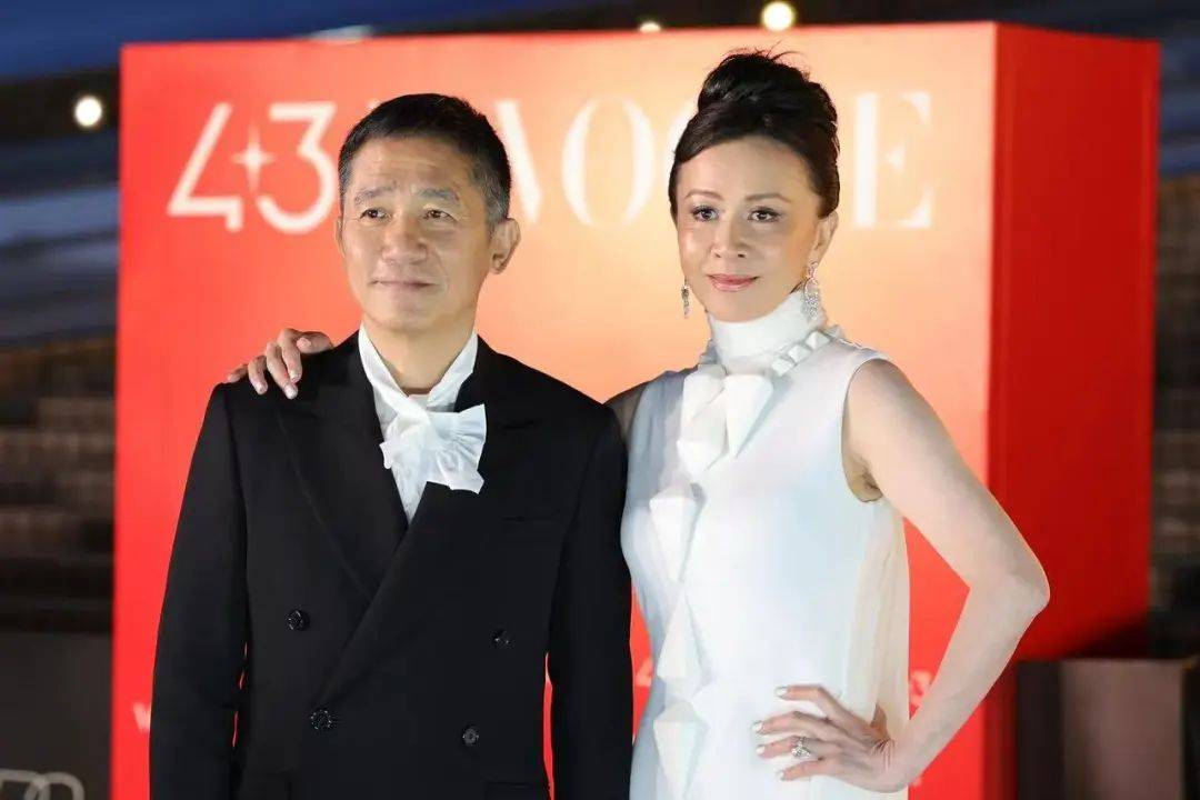 刘嘉玲连发10多张梁朝伟照片：他都不知道自己帅<strong></p>
<p>虚拟币赌币</strong>！头发白了也不肯染