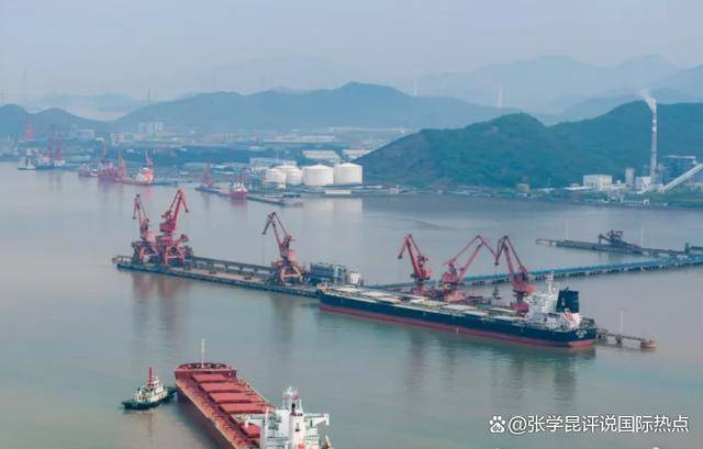 40艘大船停靠中国舟山港<strong></p>
<p>虚拟币赌币</strong>，特朗普不长记性，中国早把后路设计好了