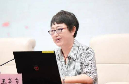 吉林一女官员被查!当过扫黑办主任<strong></p>
<p>虚拟币app</strong>,她曾说“吃人家的嘴短,拿人家的手短”