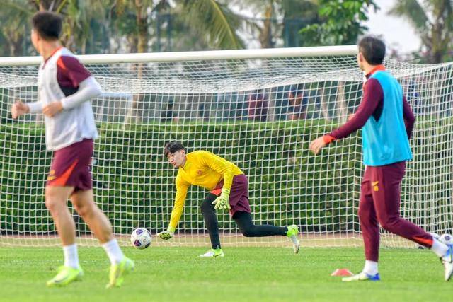 71岁国足主帅<strong></p>
<p>虚拟币薅羊毛</strong>，考察42岁老门将？