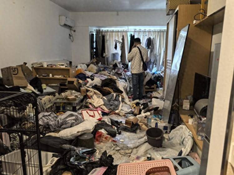 公寓变垃圾场后续：女租客称东西都不要了<strong></p>
<p>虚拟币手机</strong>，愿付清洁费