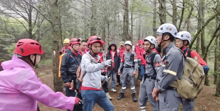 8岁男孩失联超90小时<strong></p>
<p>虚拟币手机</strong>，福建及国内多支救援队齐聚石谷解！正以目击者线索形成搜救圈