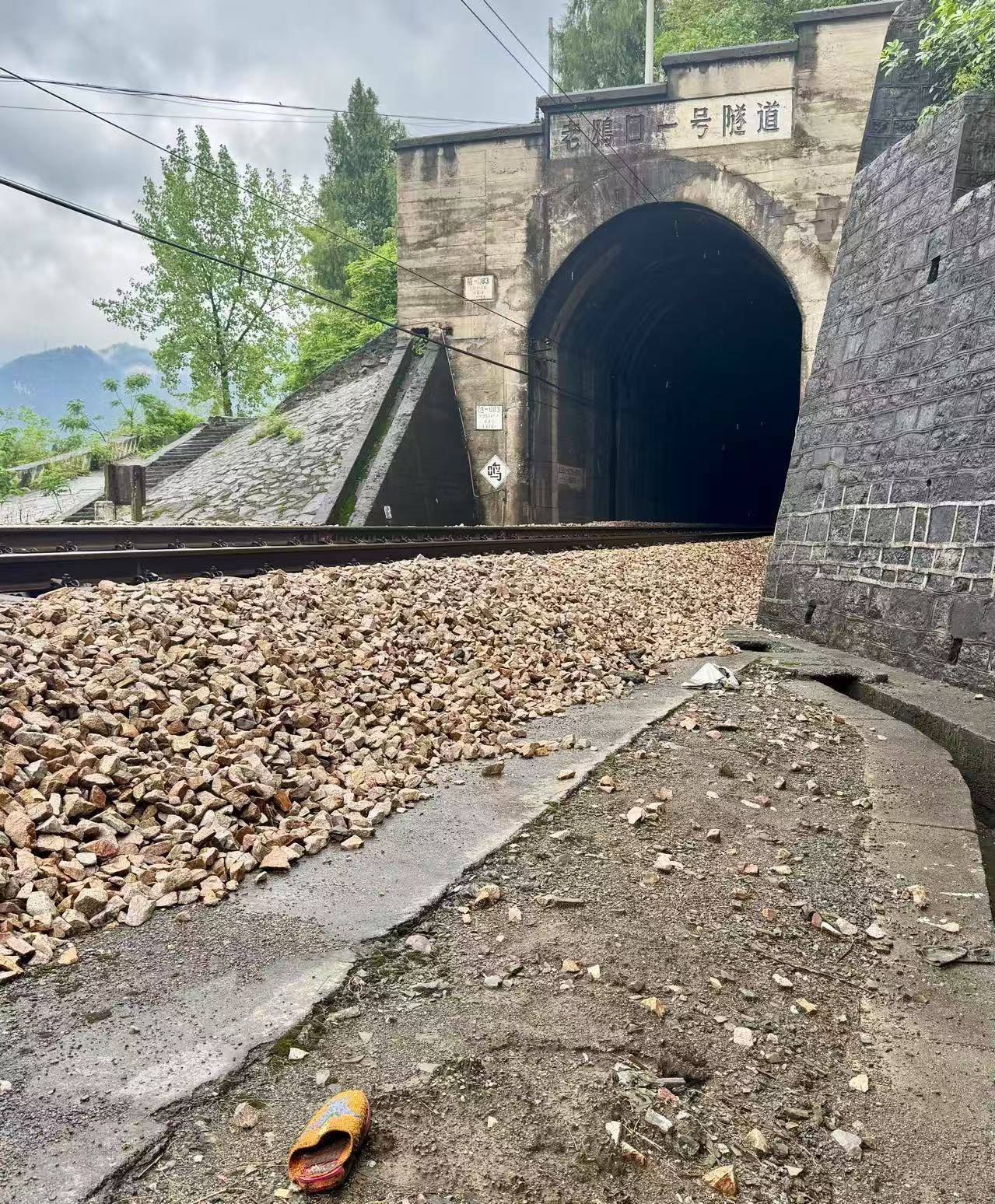 界面调查|铁路穿村而过:一个湘西村庄与17起火车撞人事故