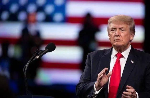 乌克兰终于恍然大悟<strong></p>
<p>区块链虚拟币交易</strong>，泽连斯基开始悄悄掉头，最大金主已早已换人！