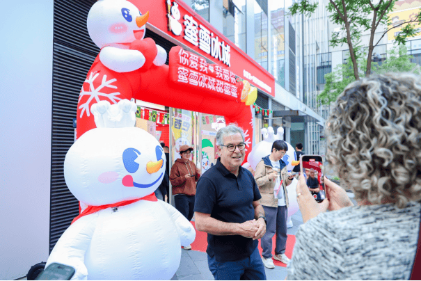 “雪王”再出海<strong></p>
<p>区块链虚拟币交易</strong>！甜蜜半径拓至南美洲