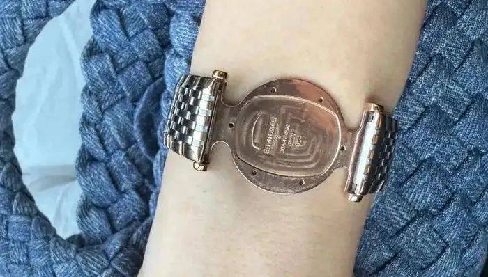 万元浪琴只剩表带能用<strong></p>
<p>虚拟云币</strong>，客服：必须见到表盘才能修