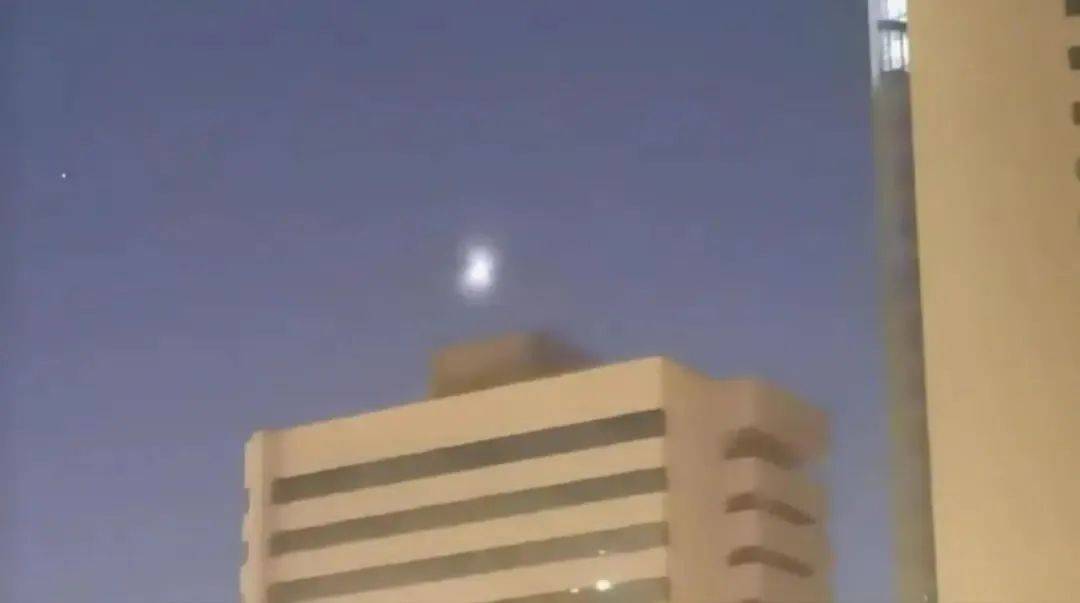 新疆夜空不明飞行物是什么<strong></p>
<p>比特币虚拟货币</strong>?揭秘来了