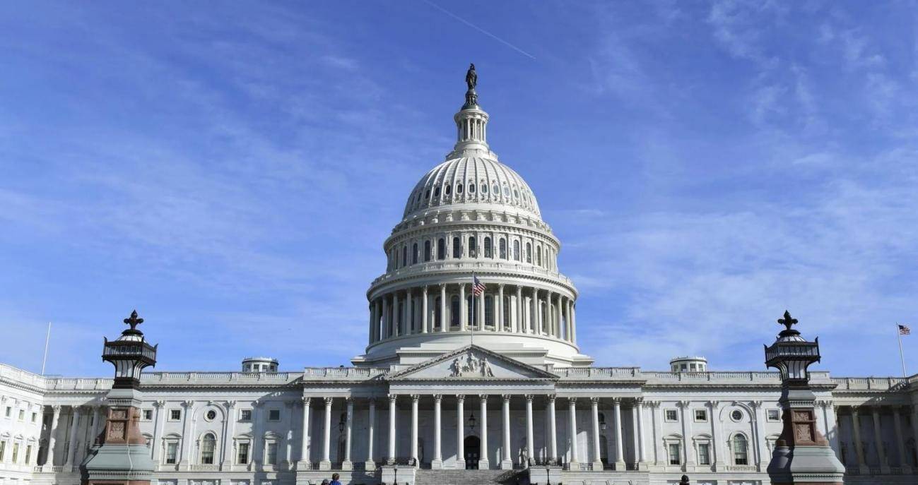 狠起来自己都骂<strong></p>
<p>比特币虚拟货币</strong>？特朗普在沙特演讲：以后美国再也不干涉他国了