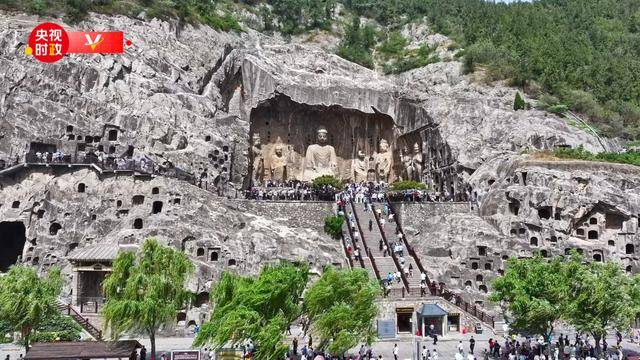 习近平河南行丨千龛邻峭壁 瑰宝绽芳华——走进龙门石窟