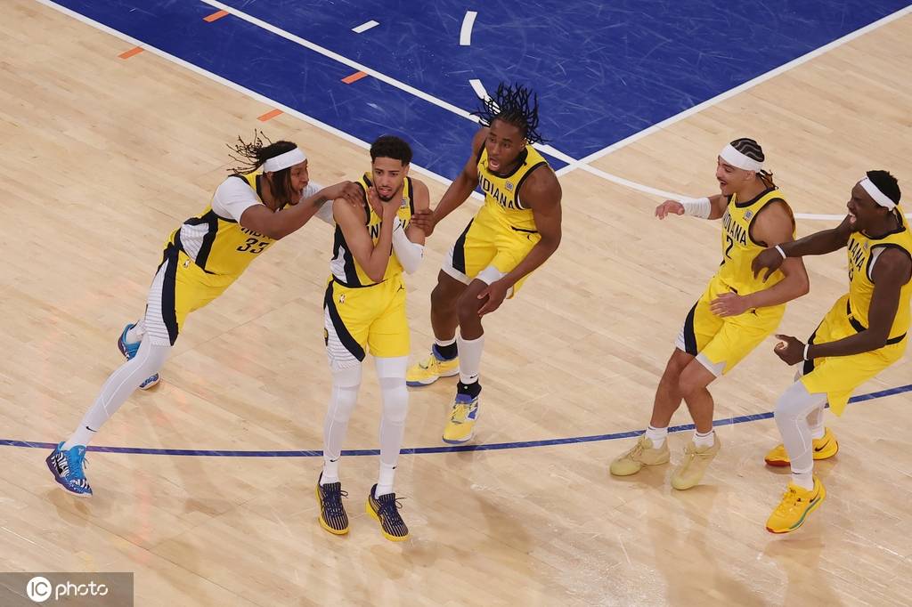 哈利伯顿31+11布伦森43分 步行者神逆转加时胜尼克斯