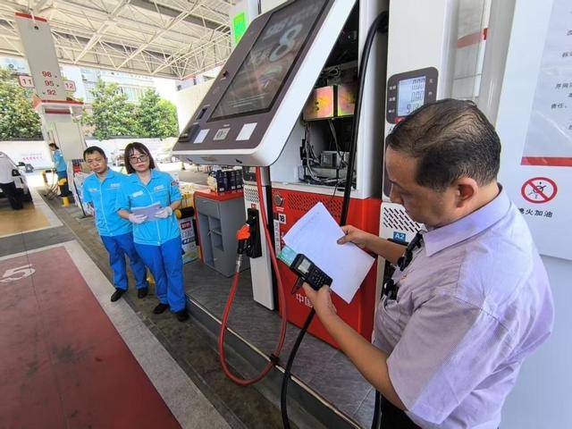 汽车加完油<strong></p>
<p>虚拟币买卖平台</strong>，留在加油枪和油管里的油计费吗？