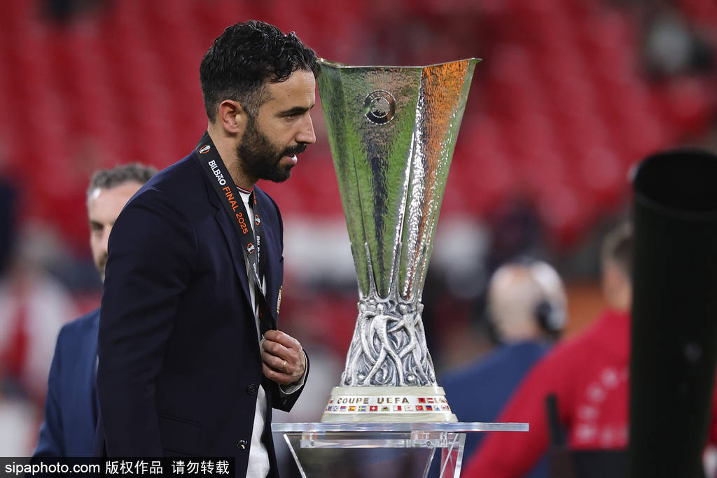 失败赛季<strong></p>
<p>虚拟币买卖平台</strong>！曼联英超第16+欧联亚军 阿莫林:我仍是合适人选