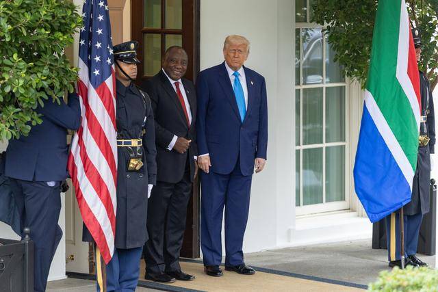 特朗普会见南非总统时起争执