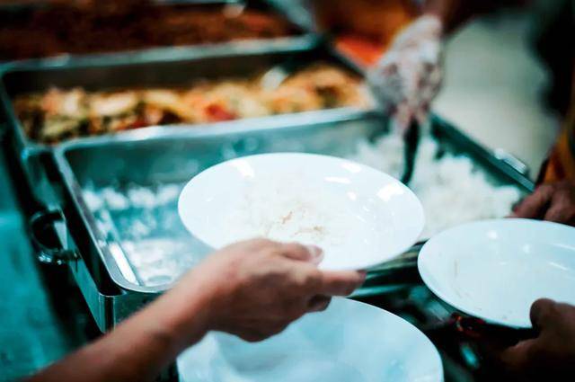 “小官巨贪校长”<strong></p>
<p>虚拟币买卖平台</strong>，让乡镇初中生吃不饱