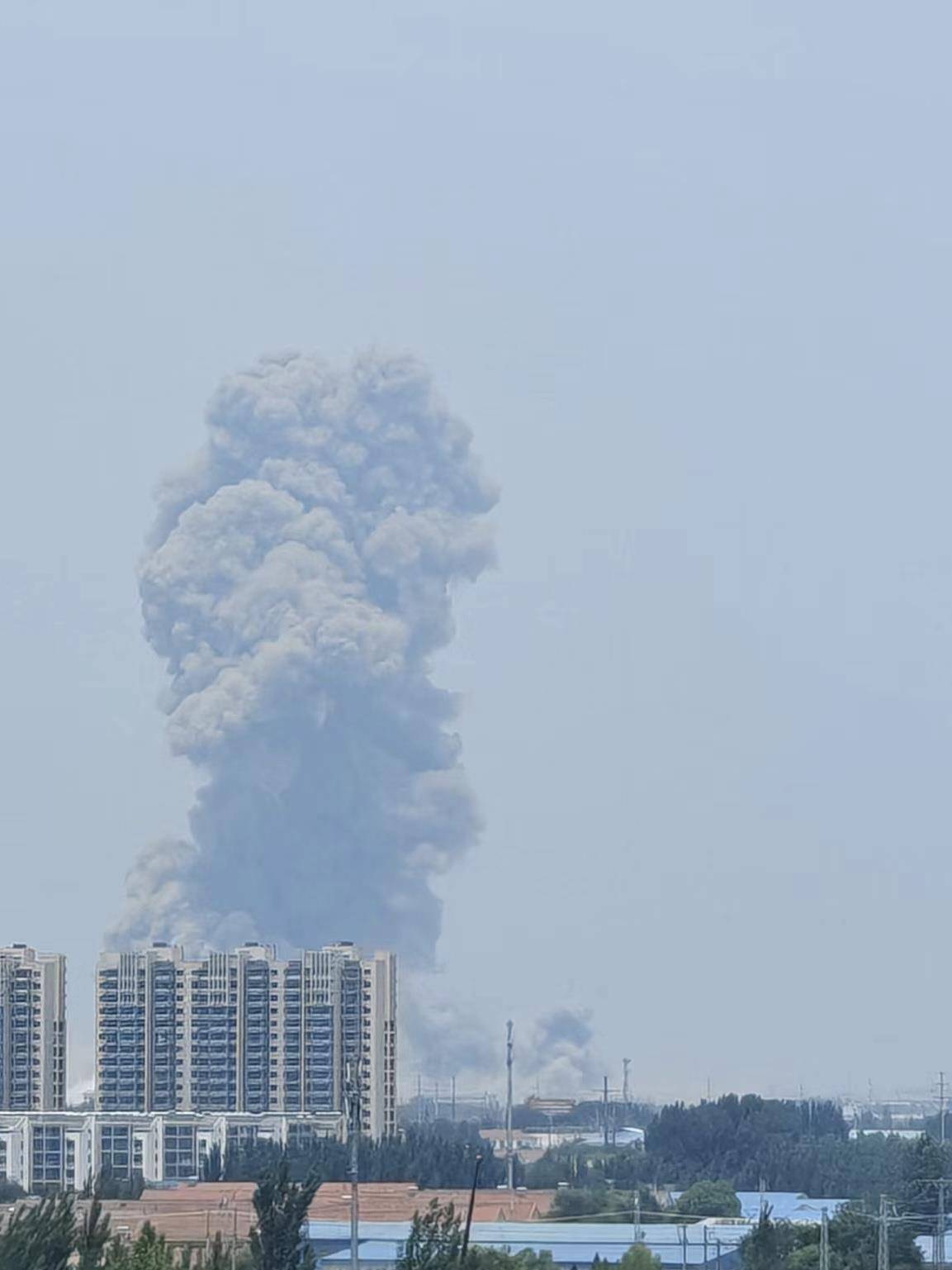 山东高密一化工车间发生爆炸<strong></p>
<p>币安虚拟币交易</strong>,一公里外饭店窗户被震碎,当地:现场已疏散完毕,具体情况核实中