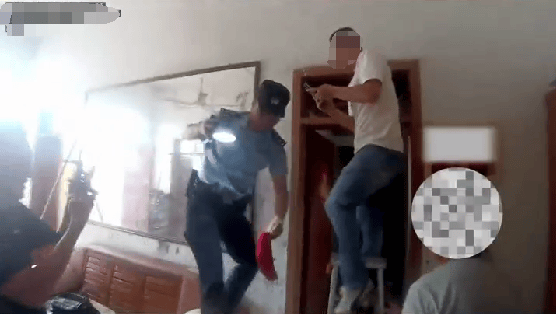 老人用红袜子包裹一万元现金藏在门框上<strong></p>
<p>币安虚拟币交易</strong>，一天后不翼而飞，警方破案：偷钱的是老鼠