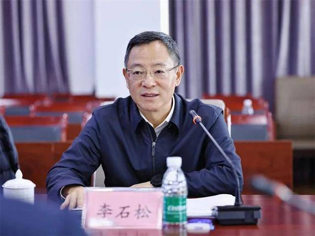 贪图享乐、道德败坏的李石松<strong></p>
<p>币安虚拟币交易</strong>,在厅长、市长、市委书记等任上敛财数额特别巨大