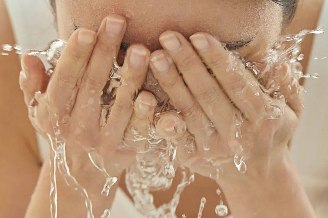 不叠被子、内裤机洗<strong></p>
<p>虚拟马币</strong>，这些看似偷懒的行为，其实没毛病！