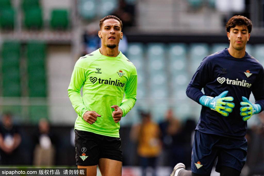 观战台：巴黎火拼国米争欧冠冠军 切尔西冲击欧战全满贯