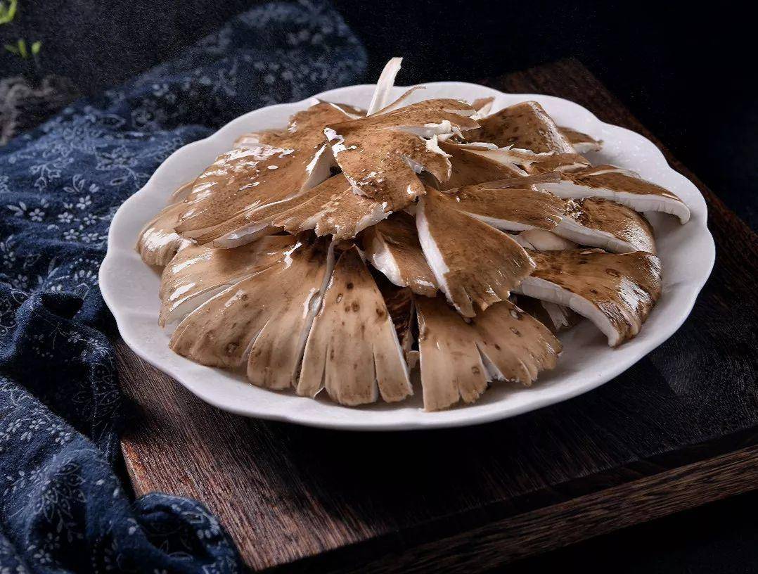 “天价”鸡枞调查:最贵卖到1800元/公斤!雨水少致产量低<strong></p>
<p>虚拟币</strong>,多地价高客少