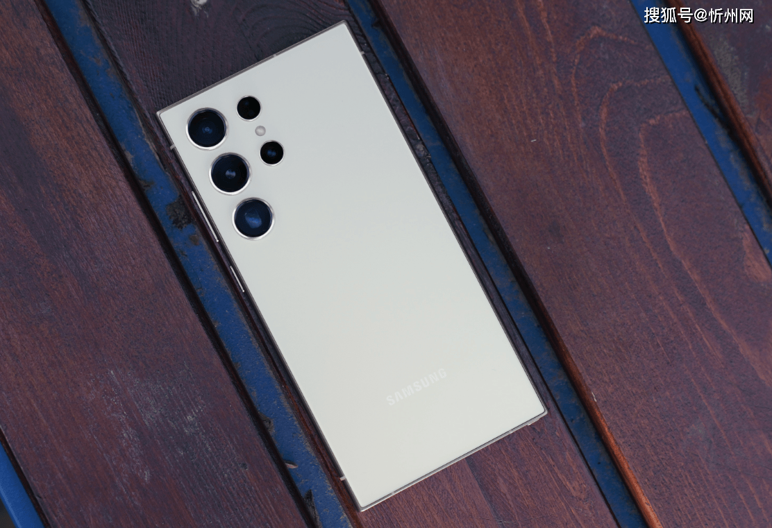 曾经被冷落如今618大降价成为爆款<strong></p>
<p>区块链</strong>，2K屏+100倍变焦，降幅高达4200元