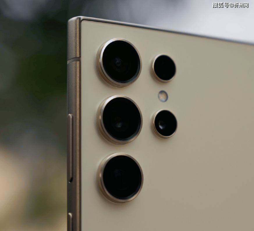 曾经被冷落如今618大降价成为爆款<strong></p>
<p>区块链</strong>，2K屏+100倍变焦，降幅高达4200元