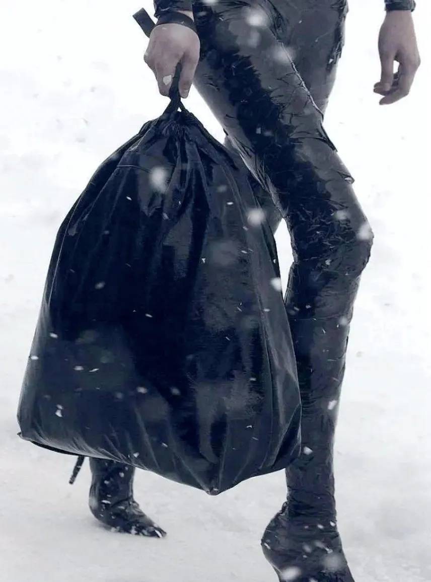 4500元一条!巴黎世家平角短裤造型半身裙惹争议<strong></p>
<p>区块链</strong>,此前曾有多款产品被质疑像“智商税”