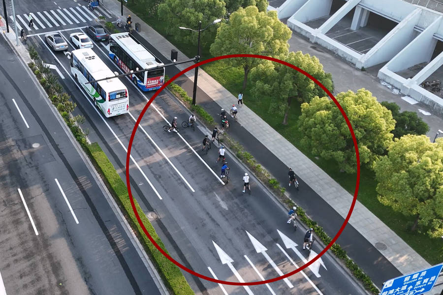 对“暴骑团”出手<strong></p>
<p>区块链</strong>！浦东交警严查违法骑行：公路不是竞技场