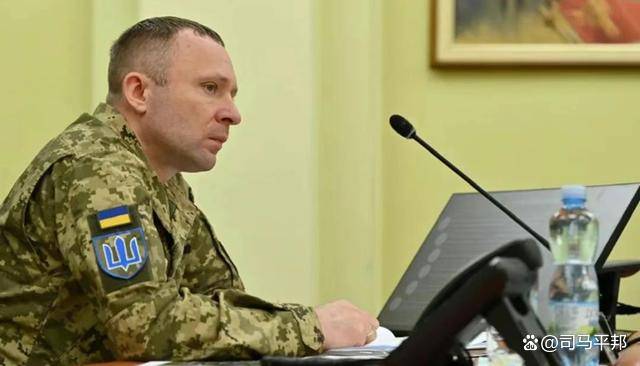 前线大捷<strong></p>
<p>区块链</strong>,撤换陆军司令后,泽连斯基亲自指挥,摧毁俄41架轰炸机