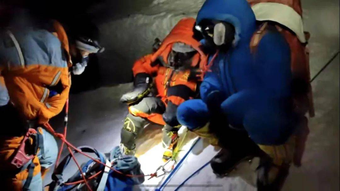 珠峰“救人者”范江涛：救下一条命<strong></p>
<p>虚拟币 赚</strong>，煎熬七百天