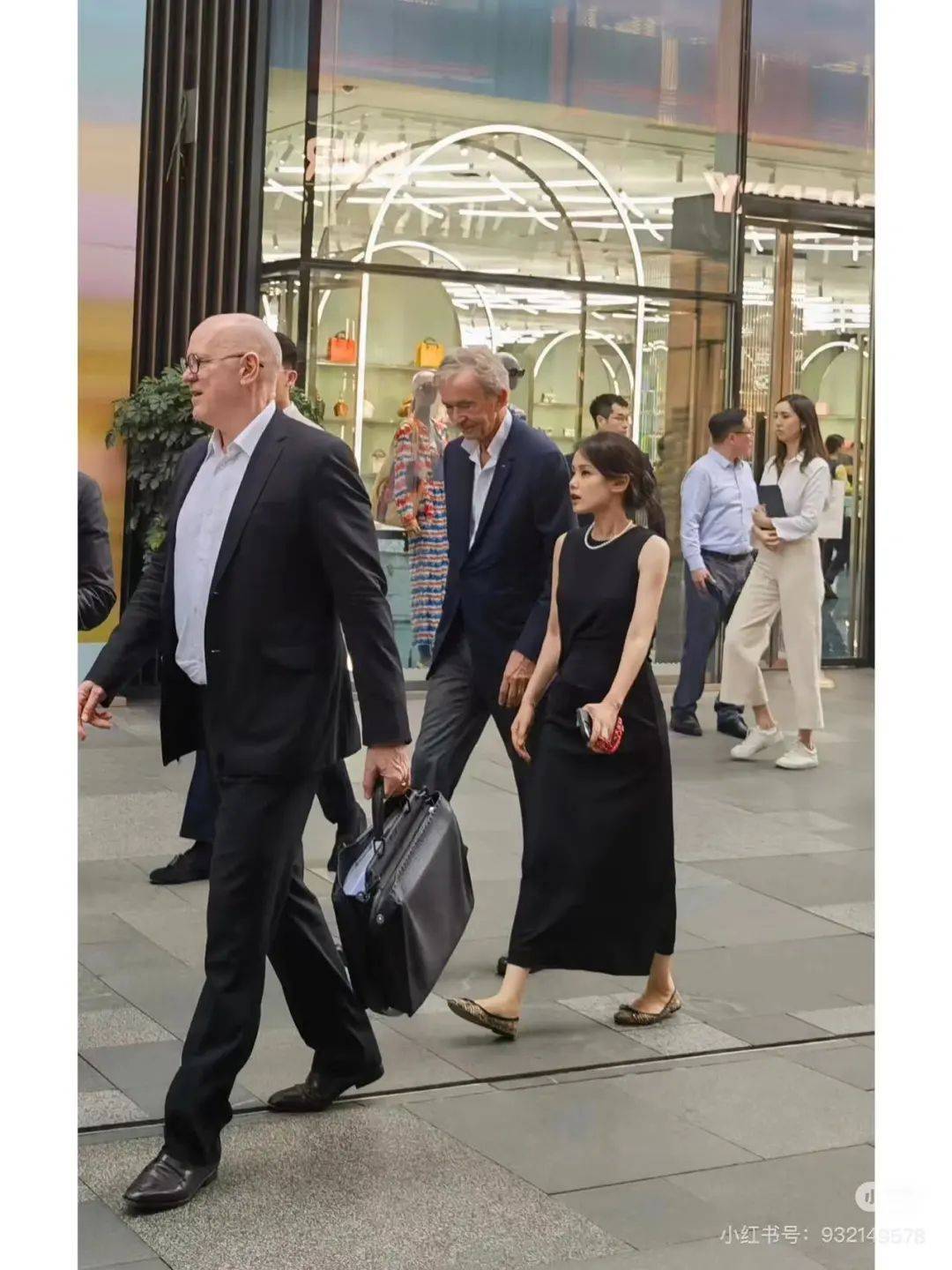 这个“女掌门”获晋升<strong></p>
<p>虚拟币 赚</strong>!她曾因陪同LVMH老板太古里巡店走红