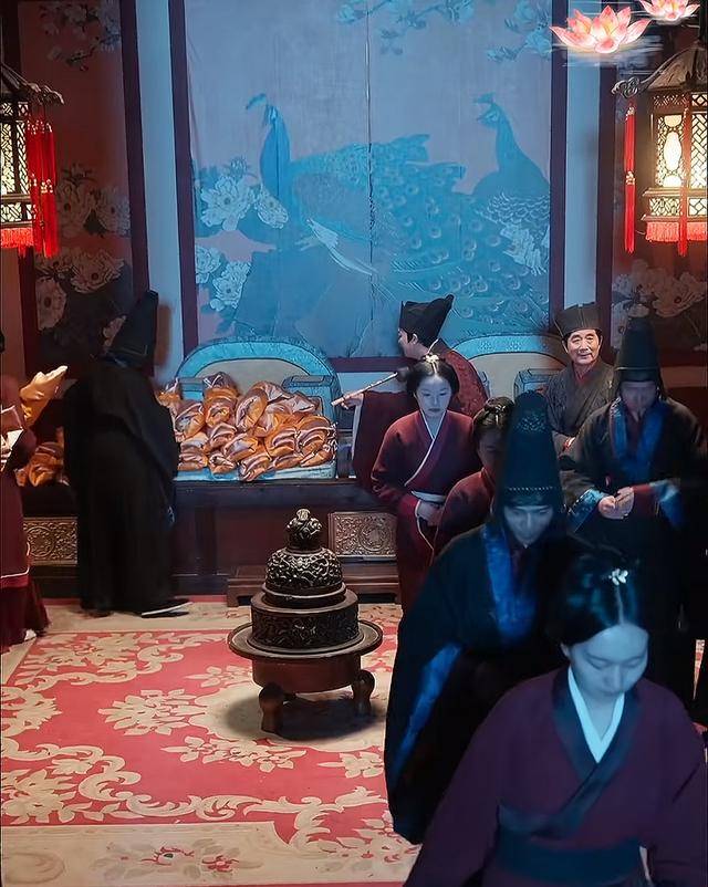 “一胎生99子”<strong></p>
<p>银行虚拟币</strong>?恶意审丑是对观众的“电子投毒”丨中听