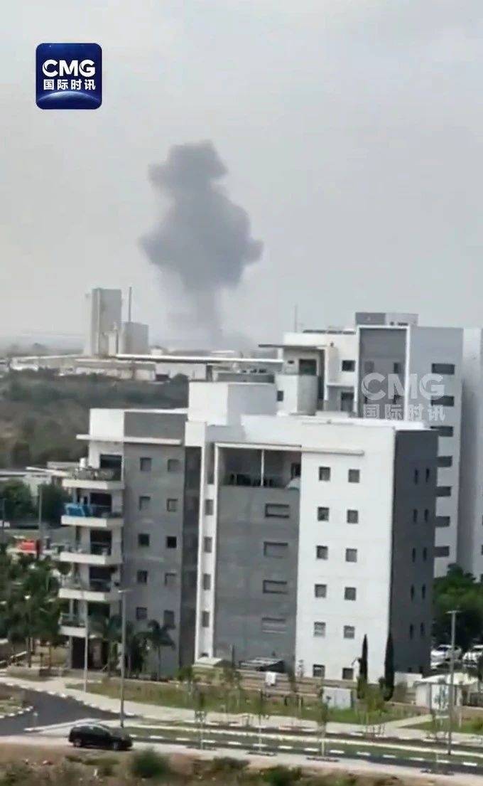 新一轮空袭!“伊朗发射约15枚弹道导弹<strong></p>
<p>虚拟币开源</strong>,40分钟内多次齐射”