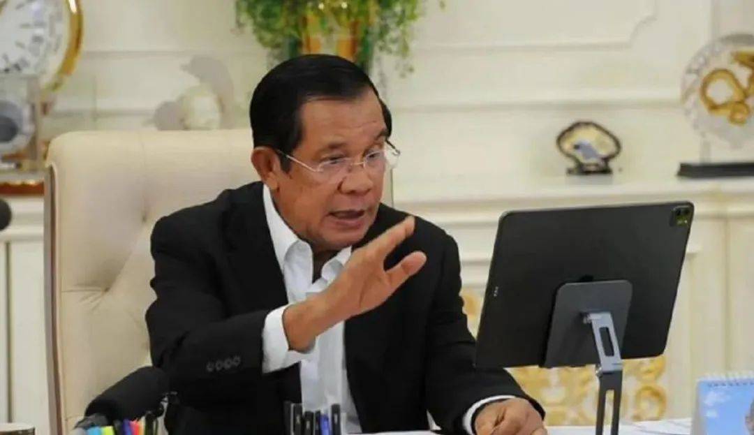 总理府已被围<strong></p>
<p>2015虚拟币</strong>，佩通坦拒绝辞职，军方态度坚决，陆军司令作出决定