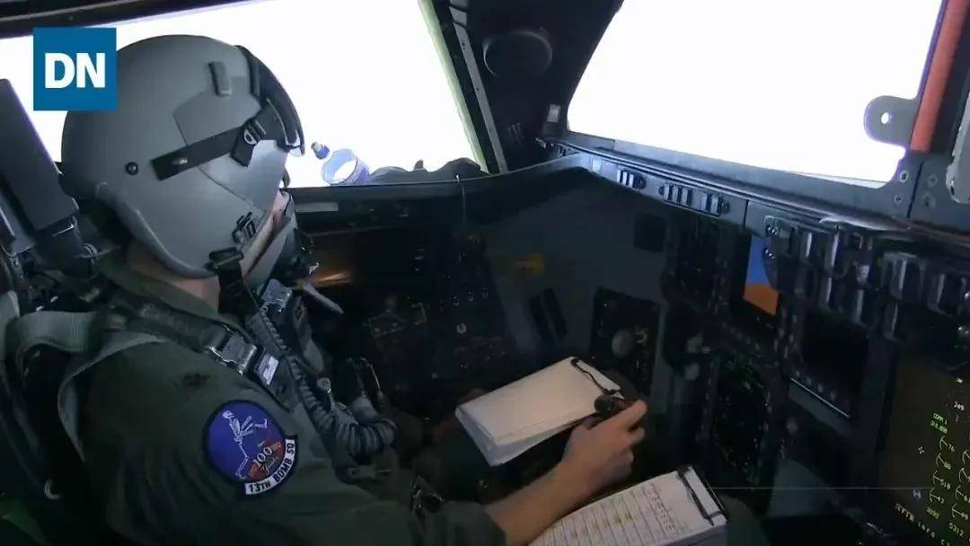 空袭伊朗的B-2座舱高清曝光<strong></p>
<p>2015虚拟币</strong>，有冰箱微波炉小零食，还能平躺睡觉