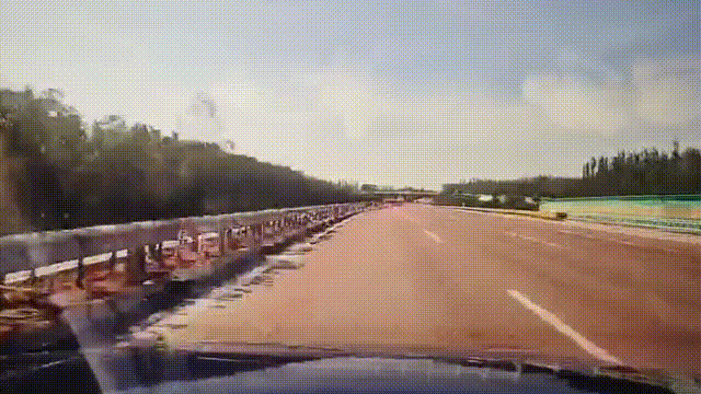 突发！64岁男子开车时低头看手机<strong></p>
<p>虚拟币LOL</strong>，致3死3伤！提醒：勿“分心驾驶”！上海已启用无人机严查！