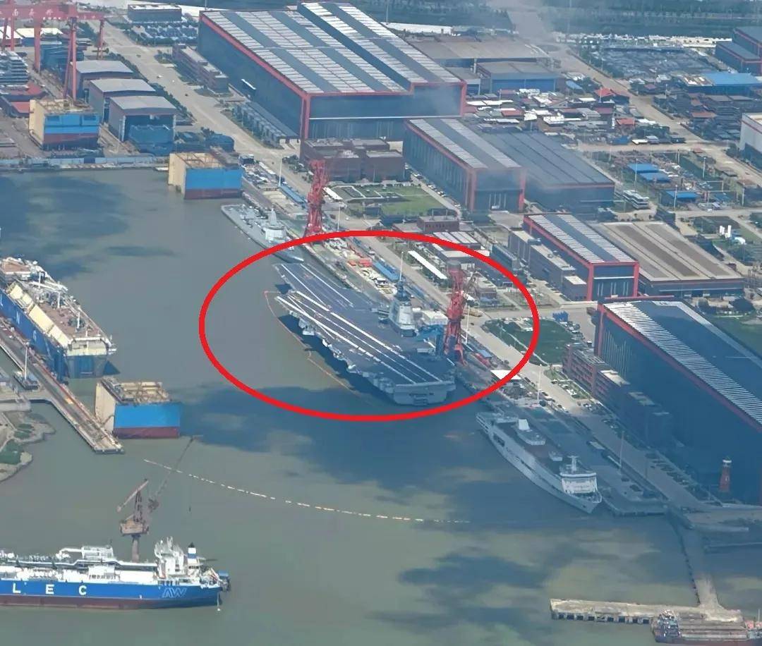 甲板焕然一新<strong></p>
<p>虚拟币管理</strong>，重新涂刷舰体，全球顶尖常规航母“福建”舰，即将迎来重要时刻