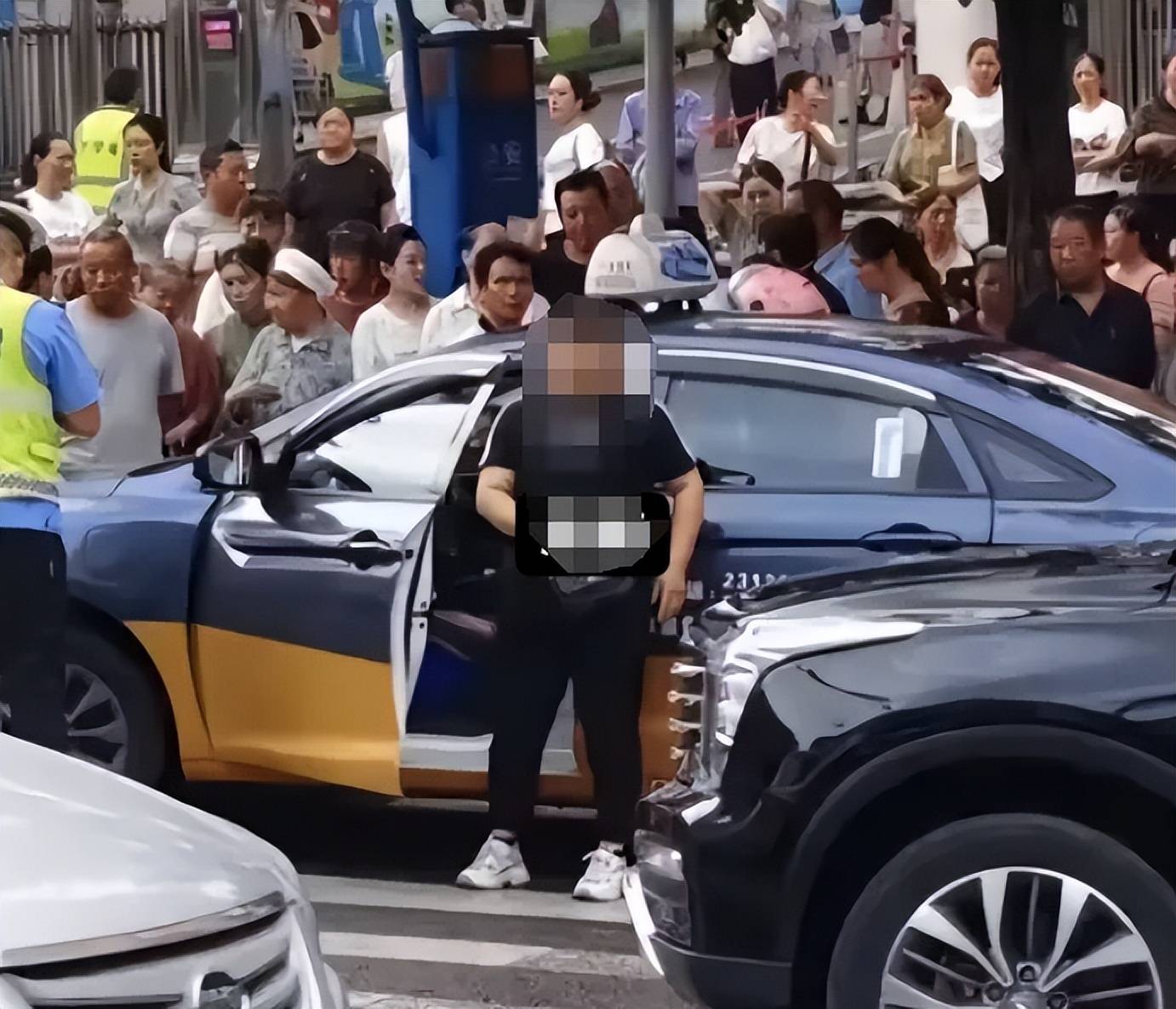 警方通报“贵州8岁女童过斑马线被出租车撞倒身亡”:46岁女子被刑拘<strong></p>
<p>虚拟币源码</strong>,不存在二次碾压